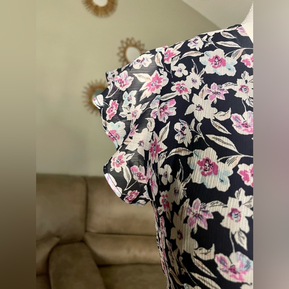 SWEET Banana Republic Navy Floral Wrap Dress Sz 4 - Picture 7 of 15